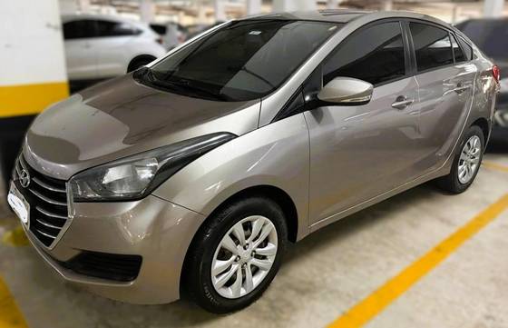 HYUNDAI HB20S 1.6 COMFORT PLUS 16V FLEX 4P AUTOMÁTICO